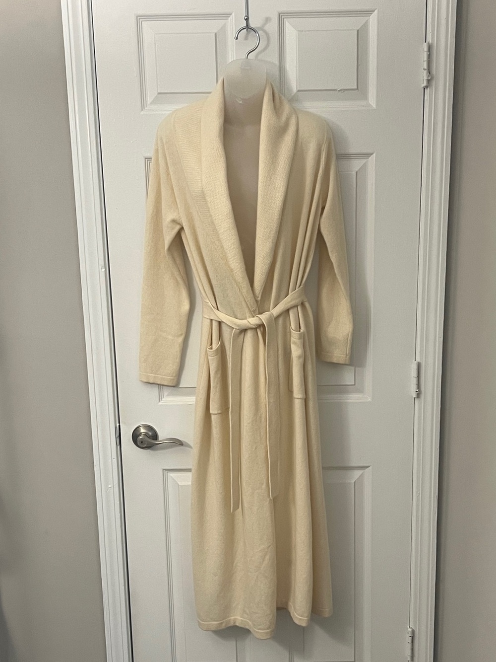 Neiman Marcus Cashmere Robe Size Small Cream Long Length 100% Cashmere Belted